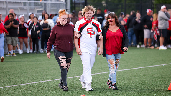 9-27-24 PARENTS Night at Varsity Football game (24)