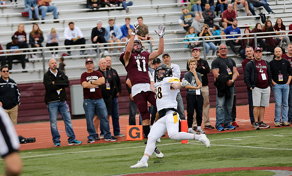 11 Nick Holcomb (1)