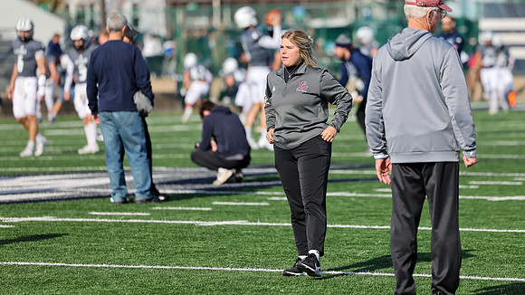 Coach Kelly Cline (2)