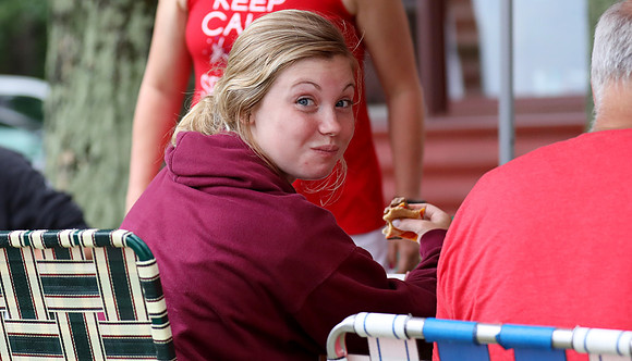 4 (8)