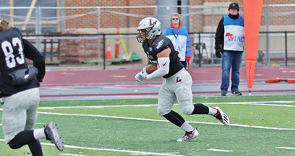37 Ben Michalowski (4)