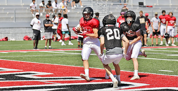 8-13-21 Varsity Scrimmage(s)  (160)
