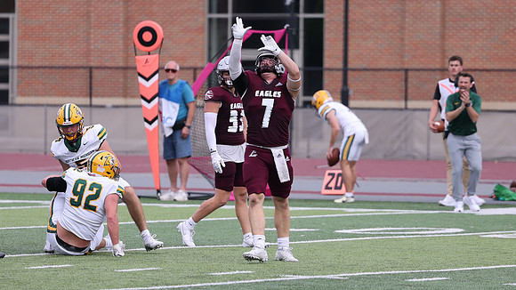 7 Adam Quam (7)