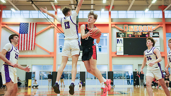 VARSITY Sectional Final vs. Waunakee (62)