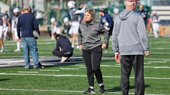 Coach Kelly Cline (1)