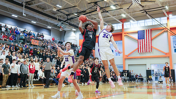 VARSITY Sectional Final vs. Sun Prairie East (28)