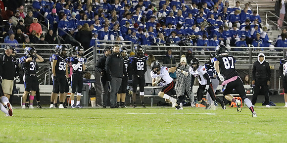 10-7-22 VARSITY vs. Watertown  (23)