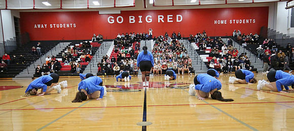 1-21-22 VARSITY Dance at Varsity Basketball Game  (21)