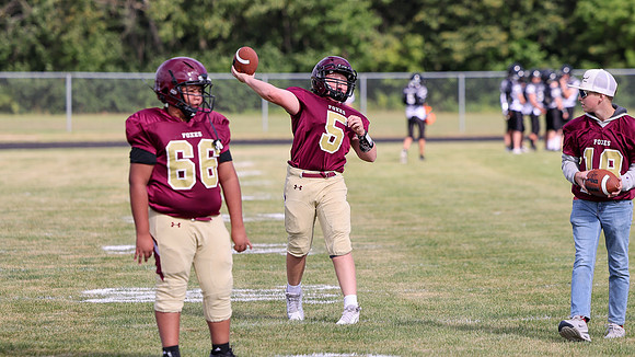 9-4-25 OMRO Foxes vs. Waupun 100 (64)