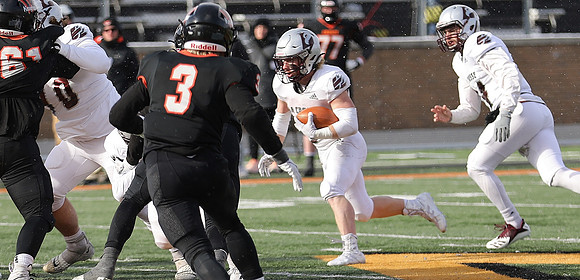 6 Joey Stutzman (31)