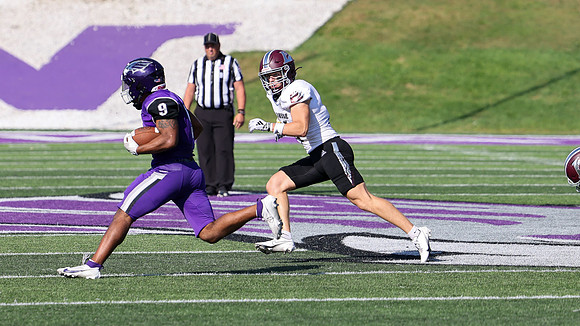 11 Jared Pelishek (25)