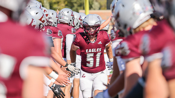 10-11-25 EAGLES vs. UW Eau Claire (873)