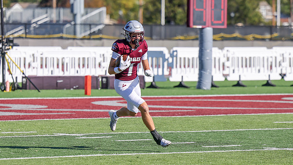 10-11-25 EAGLES vs. UW Eau Claire (1075)
