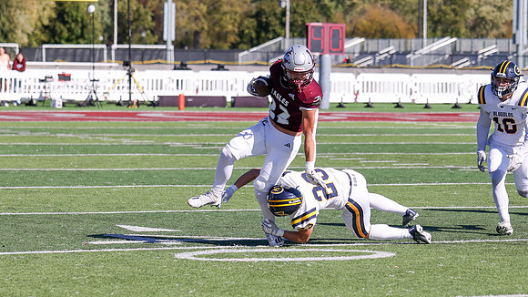 10-11-25 EAGLES vs. UW Eau Claire (1122)