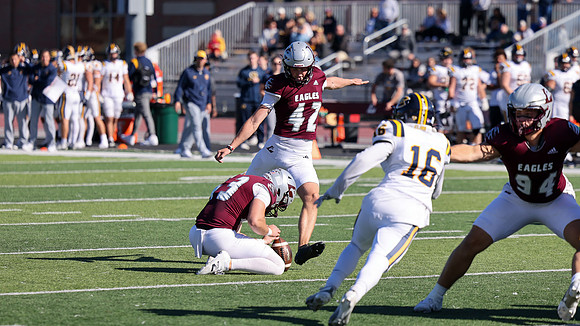 10-11-25 EAGLES vs. UW Eau Claire (1211)