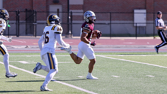 10-11-25 EAGLES vs. UW Eau Claire (1384)