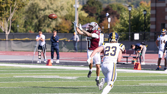 10-11-25 EAGLES vs. UW Eau Claire (1549)