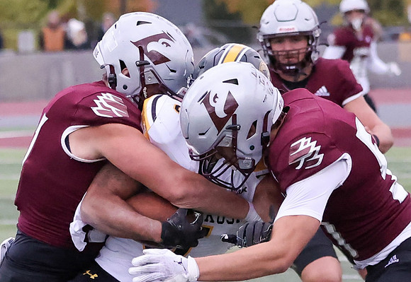 10-25-25 EAGLES vs. UW Oshkosh (10)