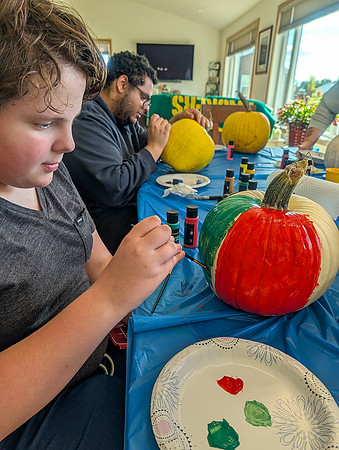 10-11-25 Decorating Pumpkins (5)
