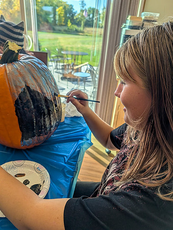 10-11-25 Decorating Pumpkins (4)