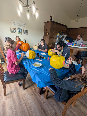 10-11-25 Decorating Pumpkins (7)