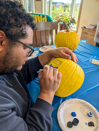 10-11-25 Decorating Pumpkins (8)