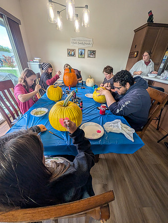 10-11-25 Decorating Pumpkins (9)