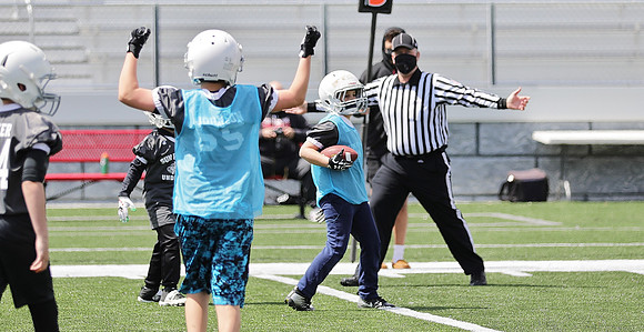 4th Grade A vs. 4th Grade D  (35)