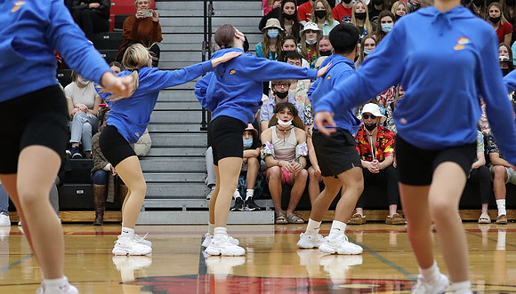 1-21-22 VARSITY Dance at Varsity Basketball Game  (61)