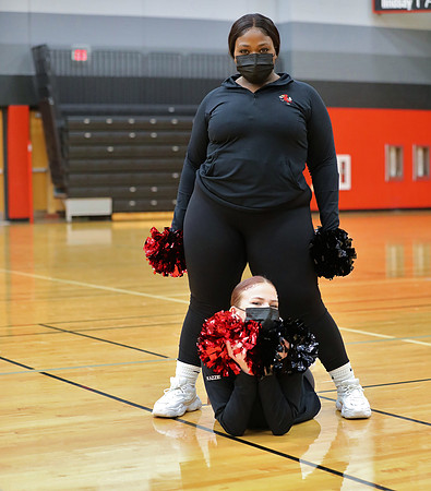 1-21-22 VARSITY Dance at Varsity Basketball Game  (9)