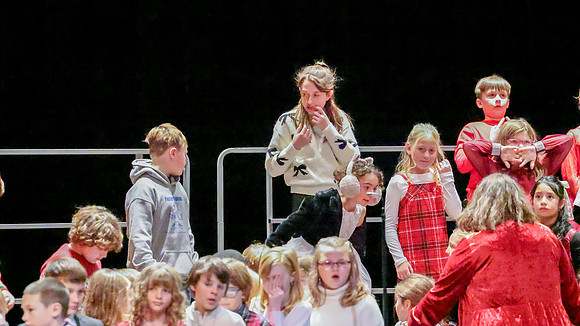 12-8-25 Kyla School Christmas Concert (155)