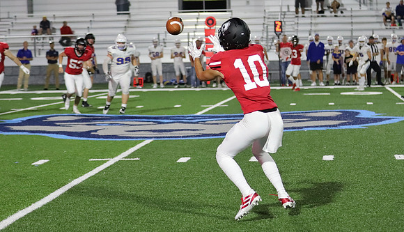 10 Evan Richmond (23)