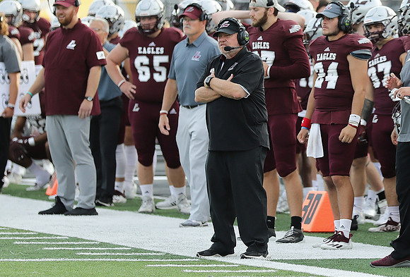Coach Mike Anderson  (5)