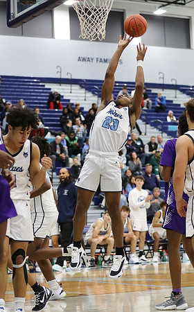 23 Darius Chestnut (45)