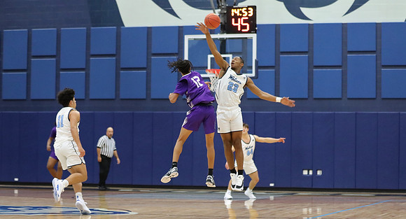 23 Darius Chestnut (51)
