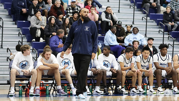 Coach Chris Davis (11)