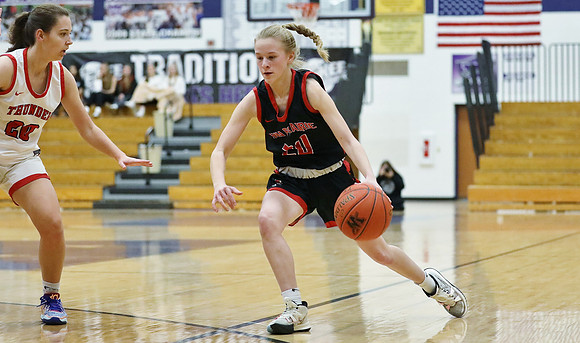 12-28-22 VARSITY vs. Seymour at Waunakee Holiday Tournament  (35)
