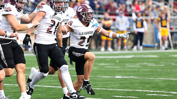 25 Aaron Schmitz (27)