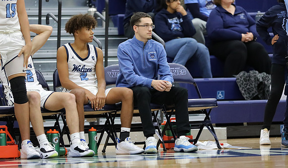 Coach Isaac Denis  (14)