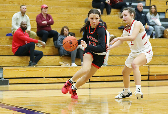 23 Kiya Dixon (38)
