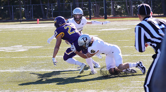 10-30-21 vs. UW Stevens Point  (9)