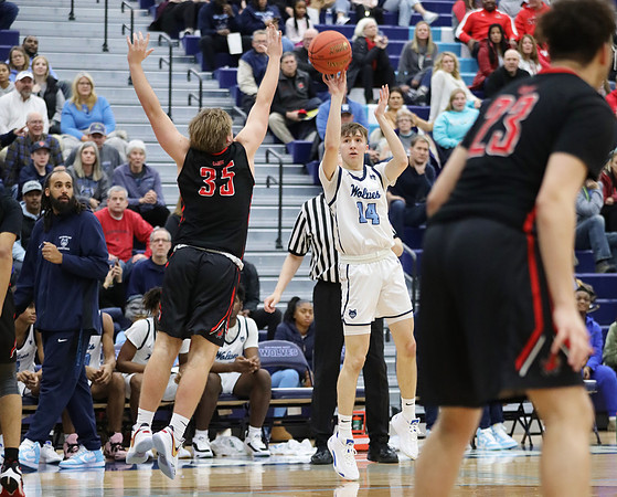 14 Garrett Oamek (8)