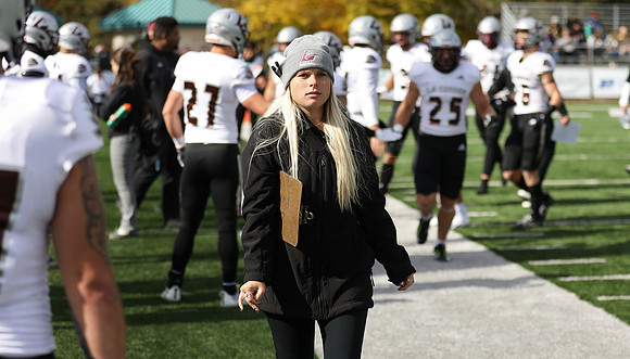 Coach Kelly Cline  (1)