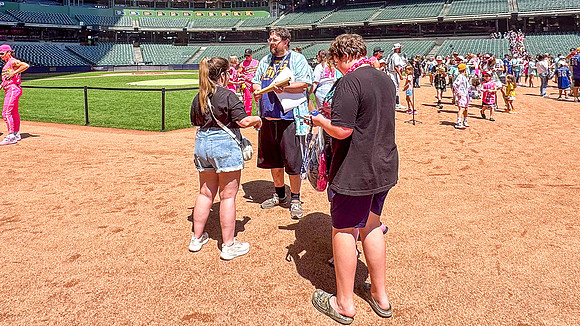 6-7-26 Banana Ball at Miller Park Milwaukee Coconuts vs. Party Animals (9)