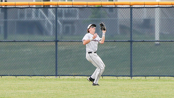 6-9-26 VARSITY Sectional vs. Verona (162)