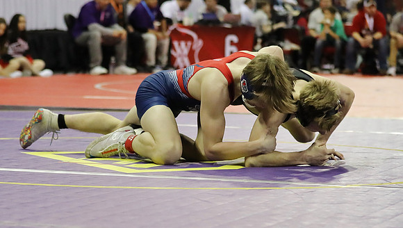 Sun Prairie 120 lbs. Chris Anderson Match #1  (32)