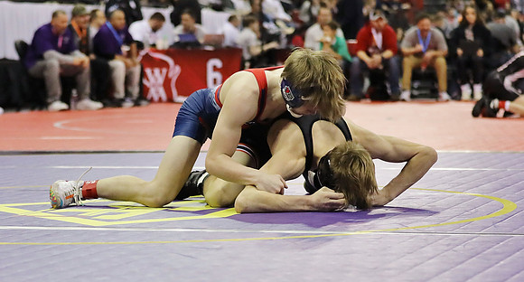 Sun Prairie 120 lbs. Chris Anderson Match #1  (33)