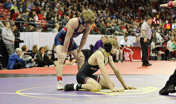 Sun Prairie 120 lbs. Chris Anderson Match #1  (30)