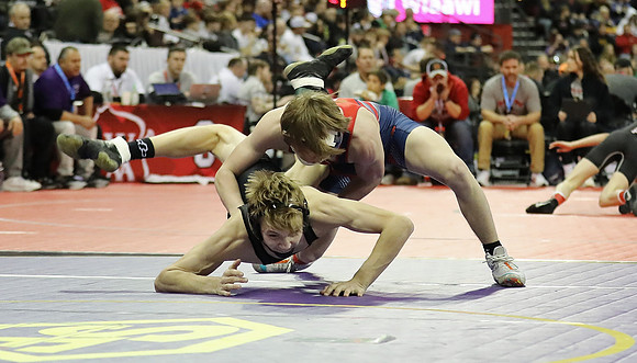 Sun Prairie 120 lbs. Chris Anderson Match #1  (35)