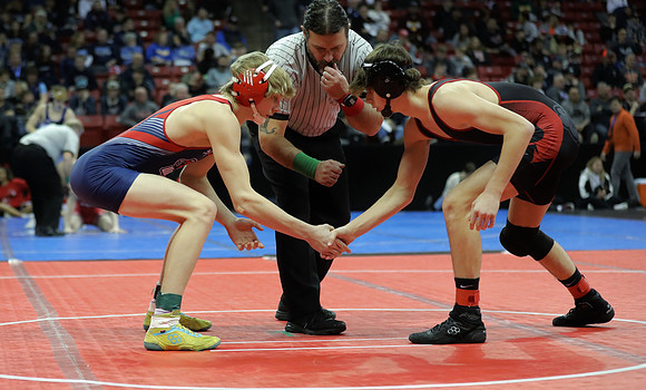 Sun Prairie 138 lbs. Dylan Muehlenberg Match #1 State Tournament 2023 (1)